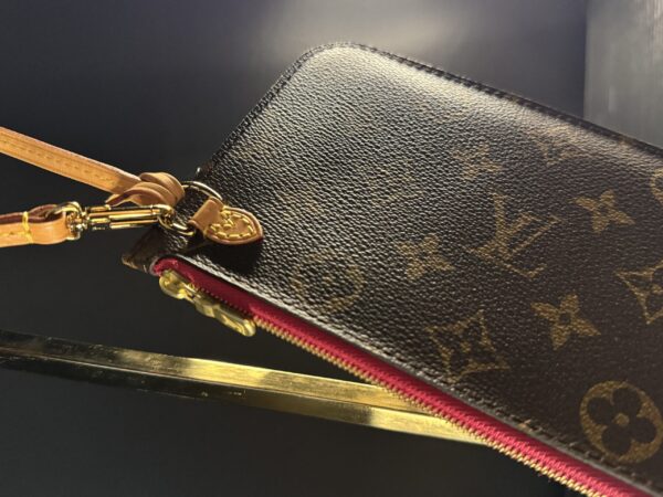 Louis Vuitton Neverfull Pouch - Image 3