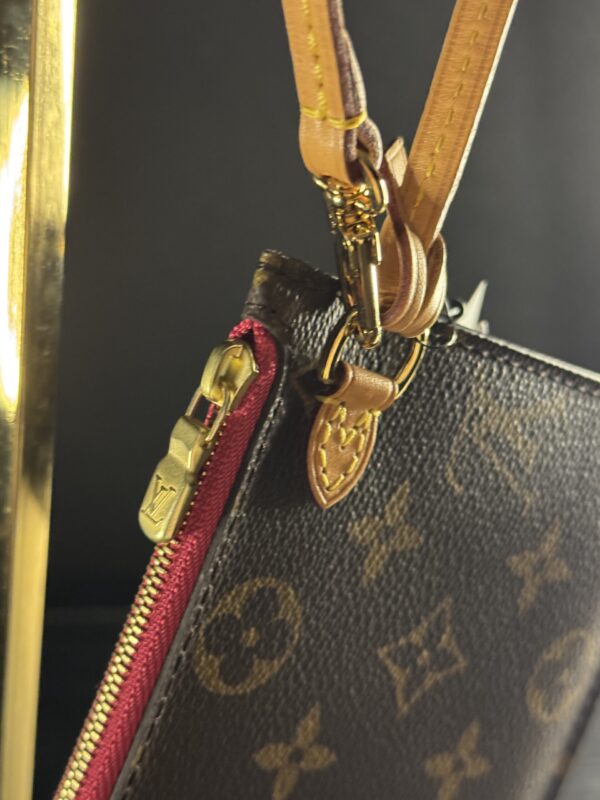 Louis Vuitton Neverfull Pouch - Image 5